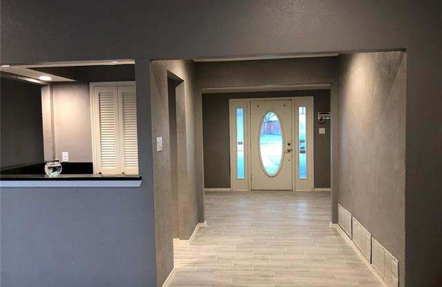 813 Redcedar Way Drive Gallery 4