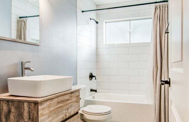 Stunning 3 bedroom with pool!! photos photos