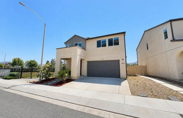 Beautiful and almost Brand New 3 Bedroom House in Citro, Fallbrook for Rent photos photos