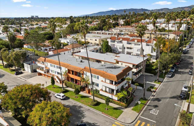 958 18th St photos photos