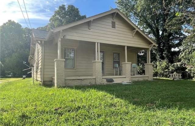 1821 Johnson Street - 1821 Johnson Street, High Point, NC 27262 1821 Johnson Street - 1821 Johnson Street, High Point, NC 27262