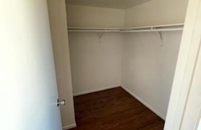 2664 N 43rd Avenue Gallery 4
