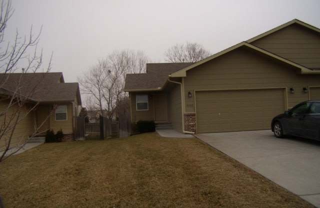 3345 N Governeour Cir photos photos