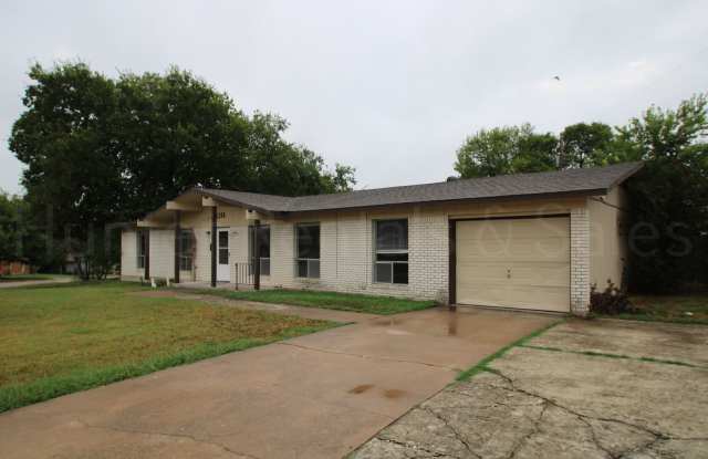 Spacious Four-Bedroom! - 1100 Swope Drive, Killeen, TX 76541