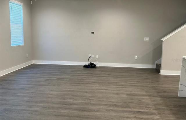 2556 13TH Avenue N Gallery 4