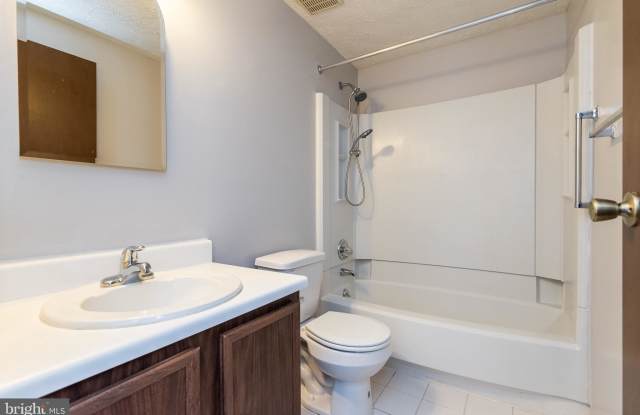 9428 FITZHARDING LANE Gallery 4