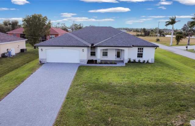 3756 NE 13th Place photos photos