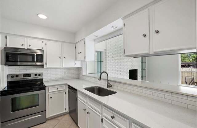 7343 Wellcrest Drive Gallery 2