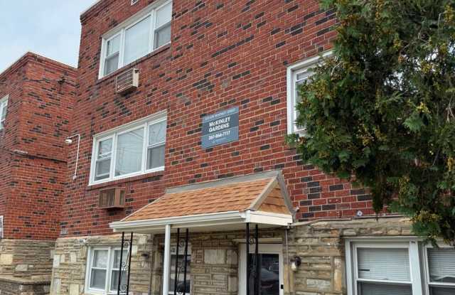 537-39 McKinley Gallery 1