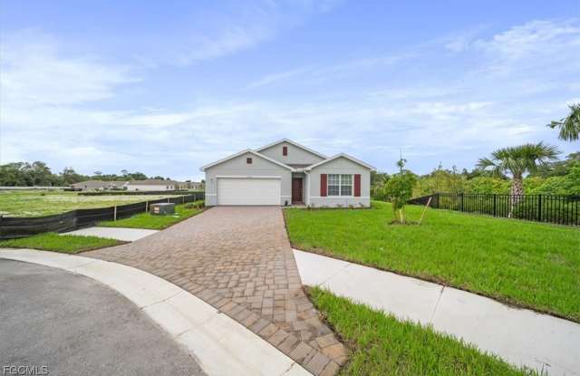 10302 Blooming Blossom Court unit: Room 4 - 10302 Blooming Blossom Court, Lee County, FL 33905