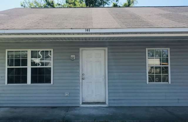 3BR 1BA Updated Unit at Pine Street Commons - 146 Pine Street, Craven County, NC 28560