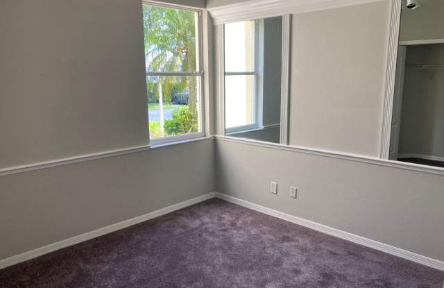 Spacious 3 Bedroom Condo - Unfurnished- Available December 1-2026- Close to Marco Island ! Gallery 4