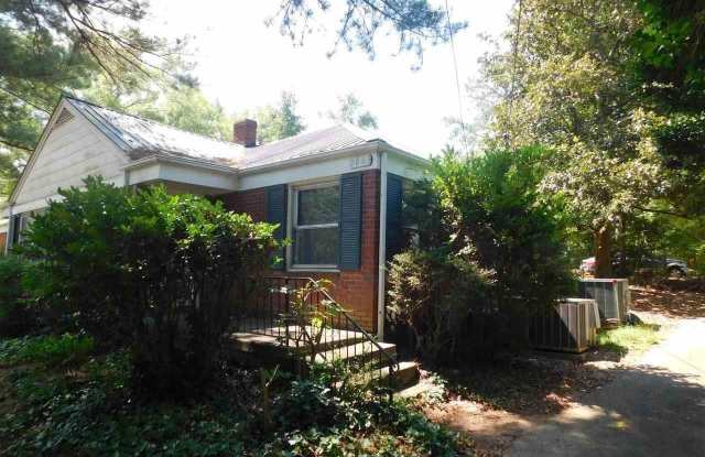 2803 Wade Avenue photos photos