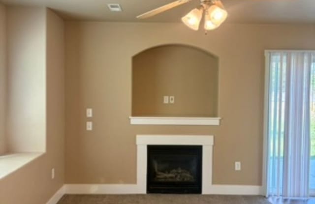 AV16692 Gallery 1