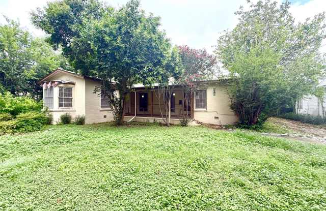 Historic Charm Near Woodlawn Lake! 3 Bed, 2 Bath Home with Hardwood Floors photos photos