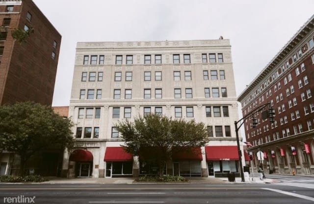 305 W Broadway - 305 West Broadway, Louisville, KY 40202