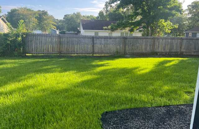 Pristine 4BR/2BA Available 10/9 Gallery 3