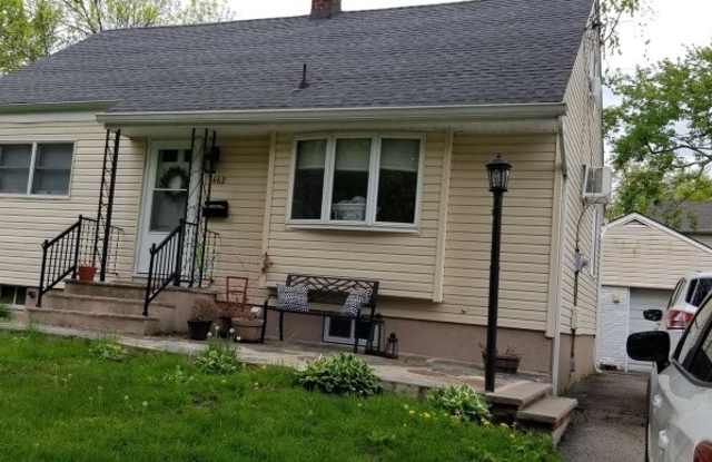 662 Grove St photos photos