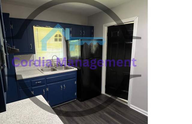 Charming 3 Bedroom Near Downtown. Gallery 4