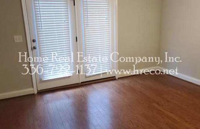 Brookglen Apartments | 1445 Brookwood Drive Apt B Gallery 4