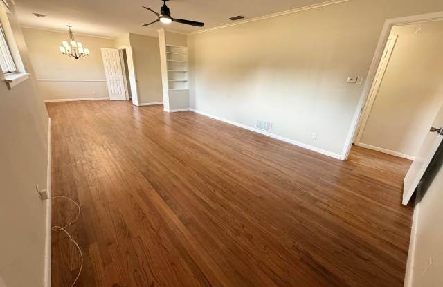Spacious 3-bed/2-bath! Gallery 3