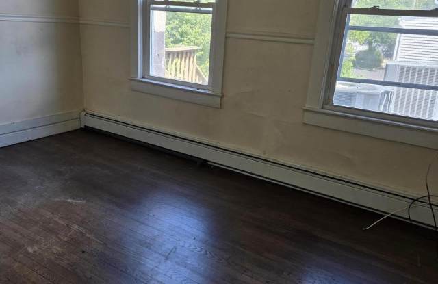 605 Broadway Gallery 4