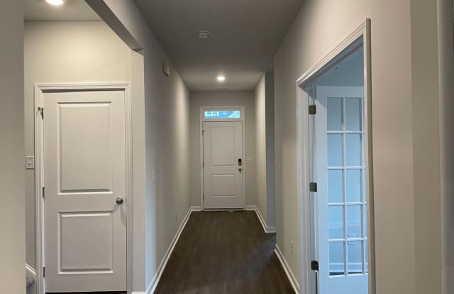 205 Saint Earl Lane Gallery 2