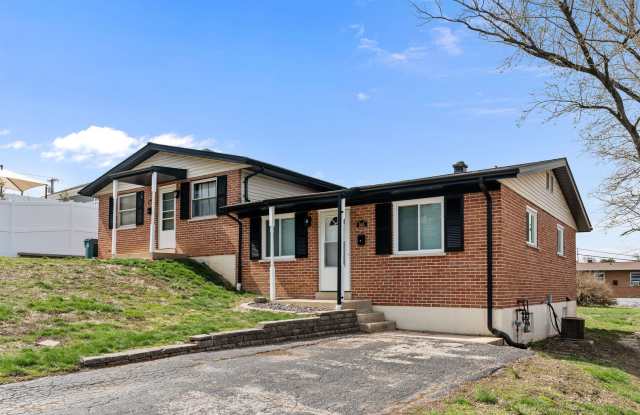 Stunning Brick Duplex with private partially finished basement in Kirkwood photos photos