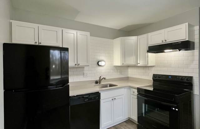 1760 Saint Johns Boulevard - 14 Gallery 4