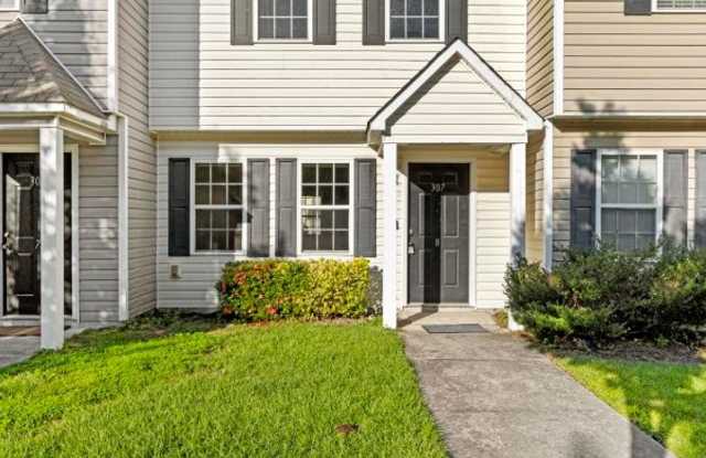 Charming Townhome Near Hwy 172 Back Gate Gallery 1