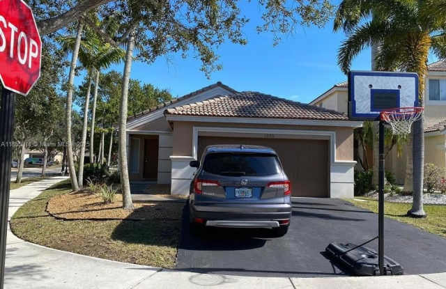 1205 Canary Island Dr photos photos