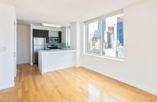 515 Ninth Avenue Gallery 2