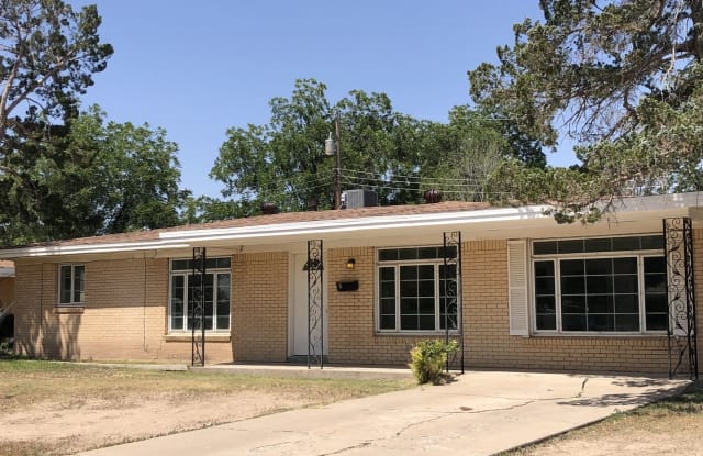 8 Aspen Pl - 8 South Aspen Place, Roswell, NM 88203