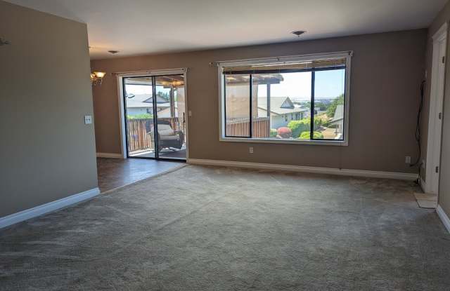 Attractive 3 bedroom 2 bath Condo in Wonderful Quiet Lewiston Neighborhood photos photos