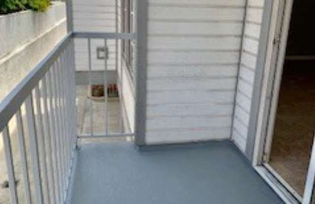 13729 Doty Avenue Gallery 4
