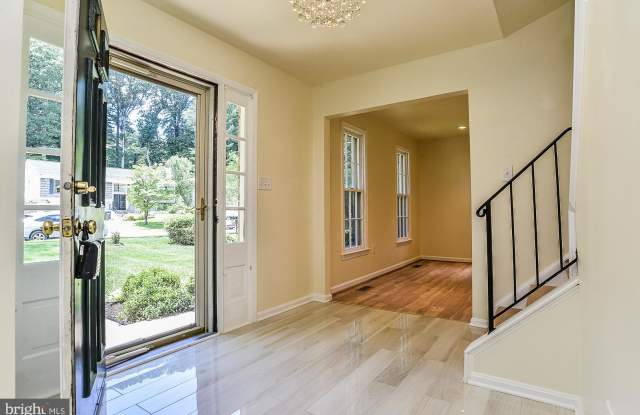 6111 LUNDY PLACE Gallery 3