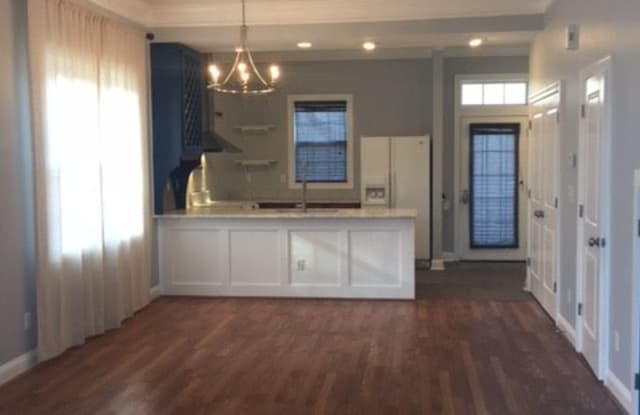 5142 Exton Park Loop Gallery 3