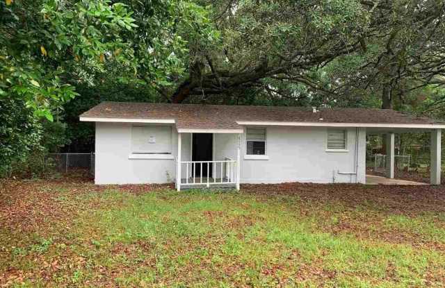 8009 Beaver Cir Pensacola, FL 32534 Ask us how you can rent this home without paying a security deposit through Rhino! - 8009 Beaver Circle, Ensley, FL 32534