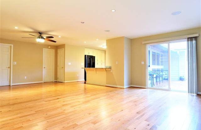 Must see!!! Updated Rambler on Glencoe Community Gallery 4