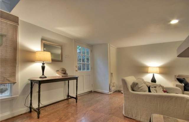 2638 Greenbriar Drive Gallery 3
