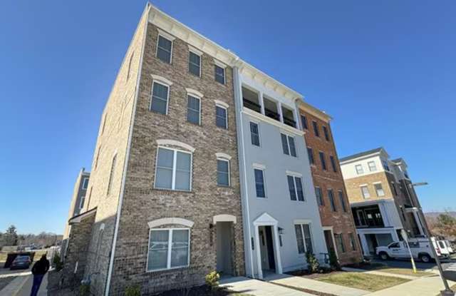 Gorgeous Townhome For Rent in the heart of Blacksburg photos photos