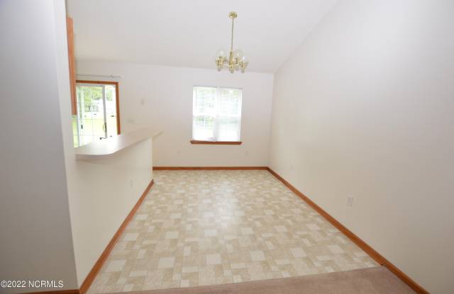 124 Lawndale Lane Gallery 4