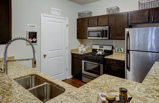 Algonquin Square Apartments photos photos