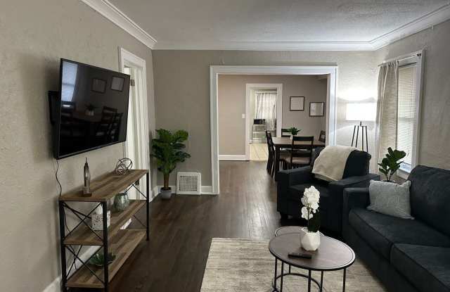 2 Bedroom Home With 1 Car Garage photos photos