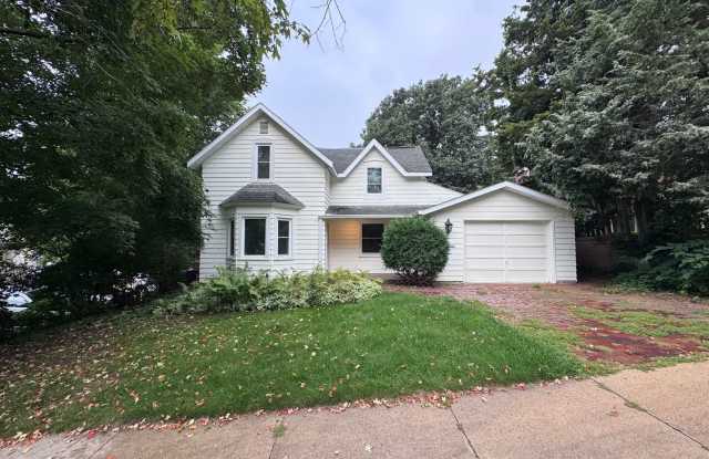 Beautiful downtown  Rochester home Gallery 1