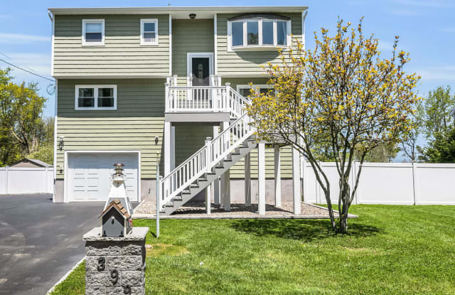 399 E End Avenue - 399 East End Avenue, Belford, NJ 07718