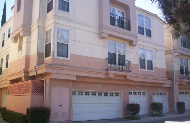 3 Bedroom 2 Bathroom Condo for Rent in Anaheim Hills! photos photos