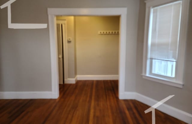 Nice 2 bed in JP Gallery 3