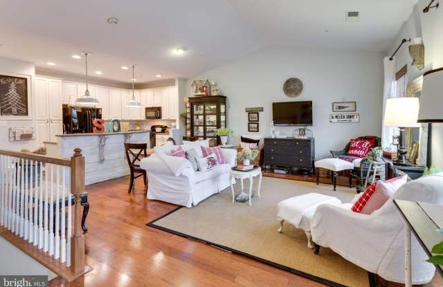 14682 LINKS POND CIRCLE Gallery 2