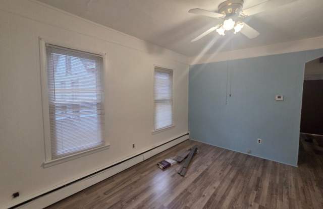 293 Burgess Pl Gallery 3